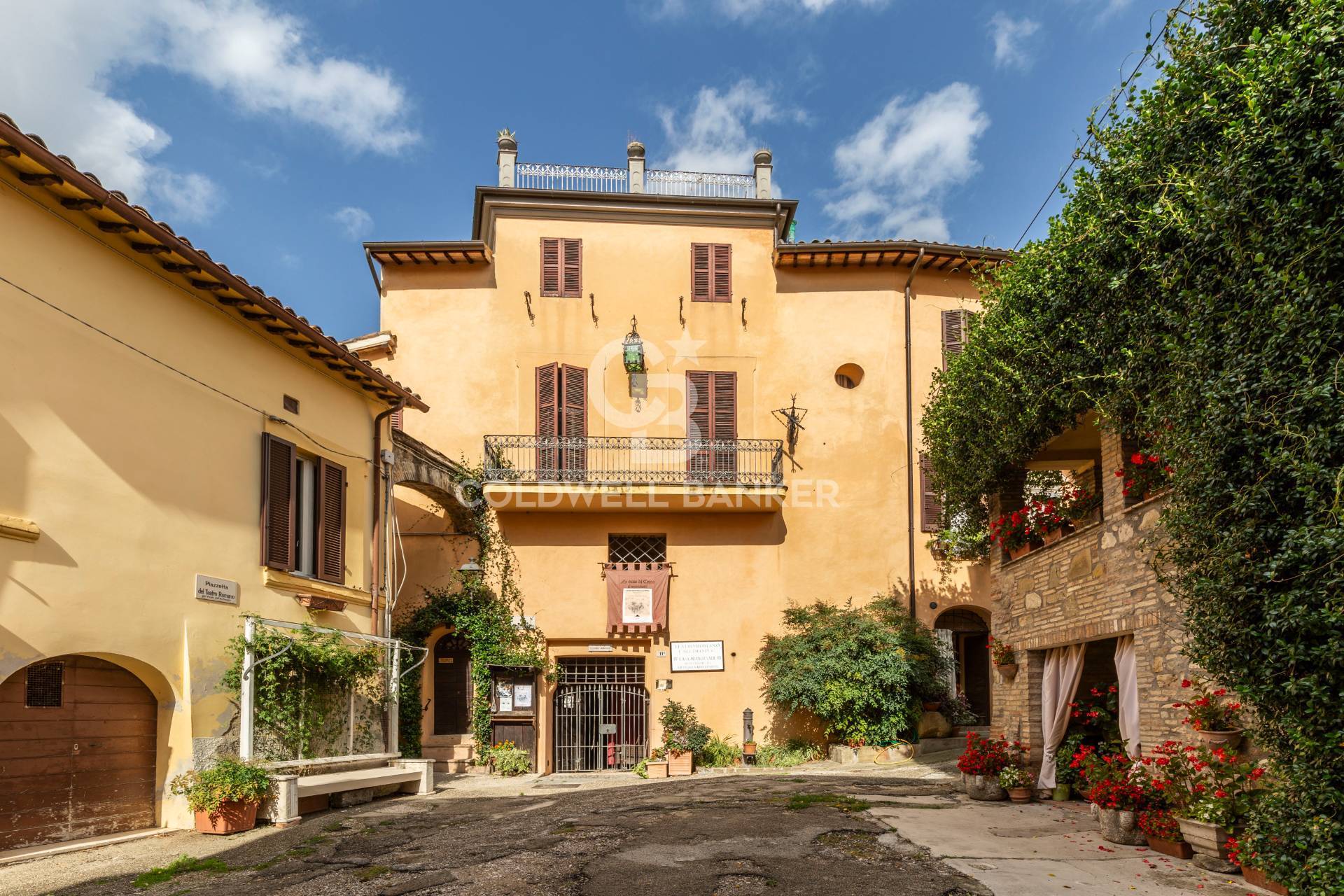 Rustico / Casale in vendita a Bevagna, 8 locali, prezzo € 1.200.000 | PortaleAgenzieImmobiliari.it