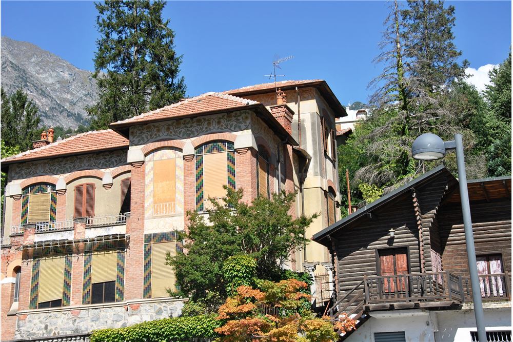 Villa in vendita a Saint-Vincent, 10 locali, prezzo € 550.000 | PortaleAgenzieImmobiliari.it