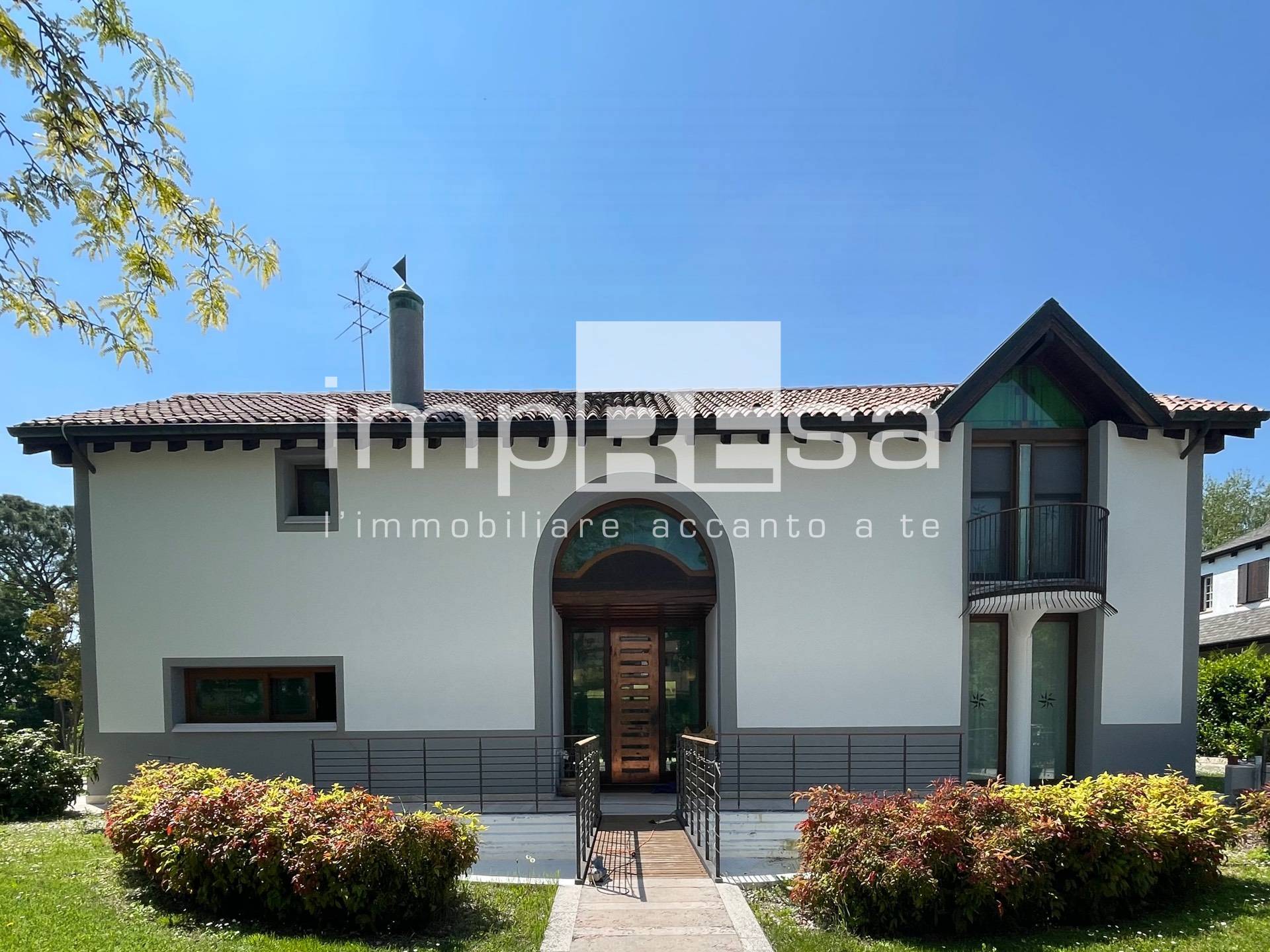 Villa in vendita a Villorba, 18 locali, zona ane, prezzo € 795.000 | PortaleAgenzieImmobiliari.it
