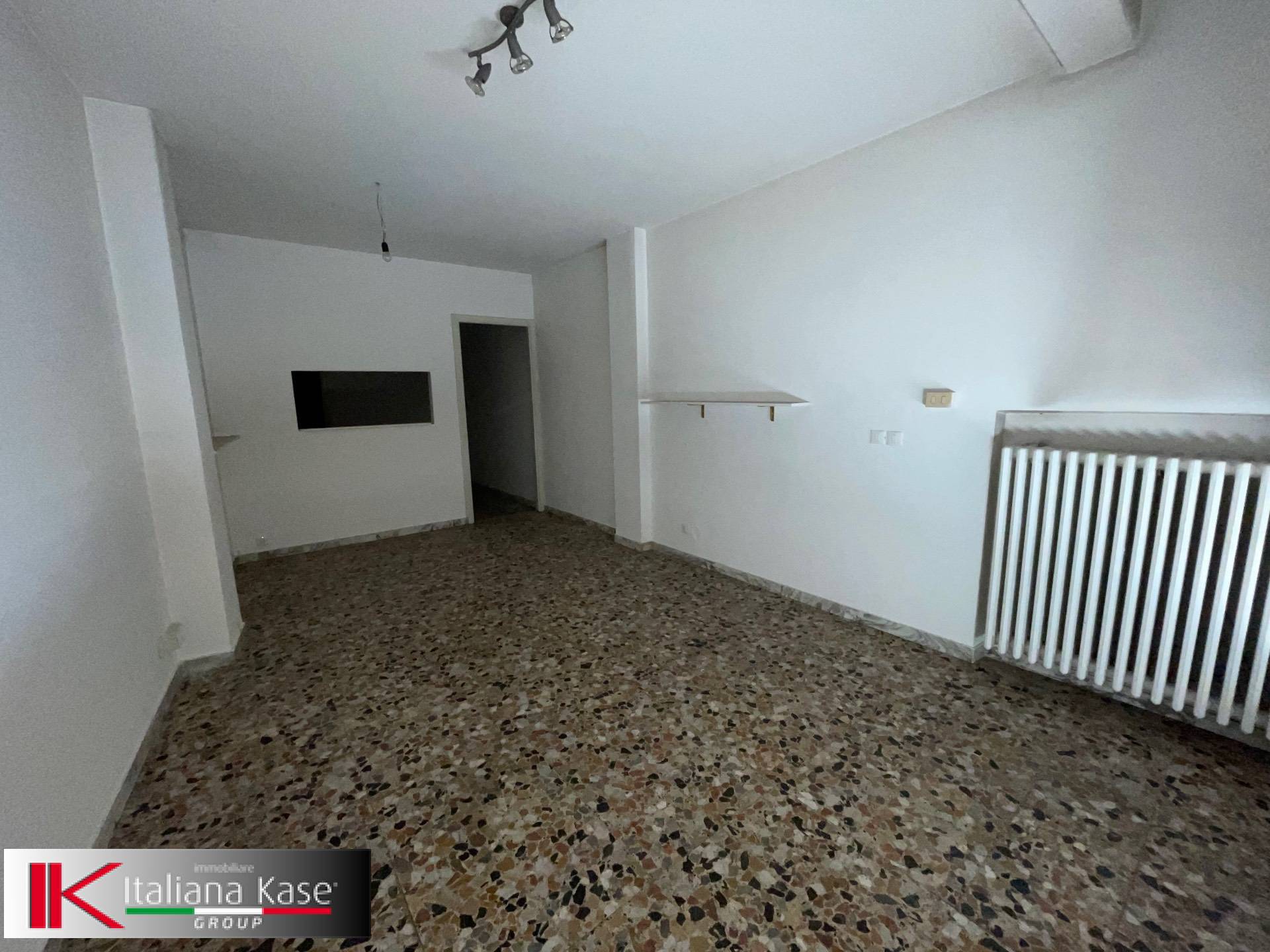Negozio / Locale in affitto a Gassino Torinese, 9999 locali, prezzo € 400 | CambioCasa.it