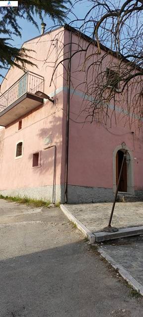 Soluzione Semindipendente in vendita a Savignano Irpino, 3 locali, prezzo € 35.000 | CambioCasa.it