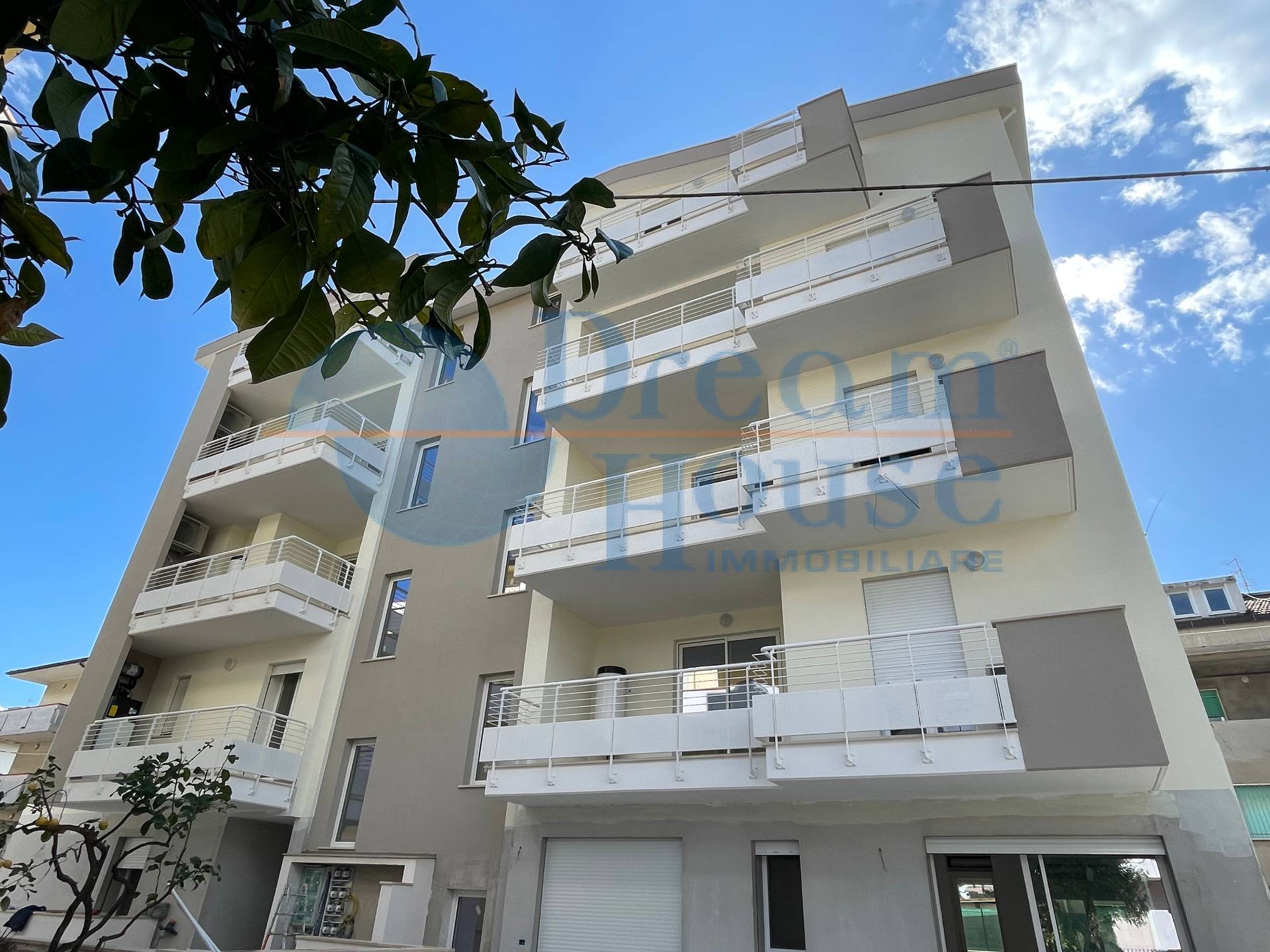 Appartamento in vendita a Alba Adriatica, 3 locali, zona Località: ZonaSud, prezzo € 221.000 | PortaleAgenzieImmobiliari.it