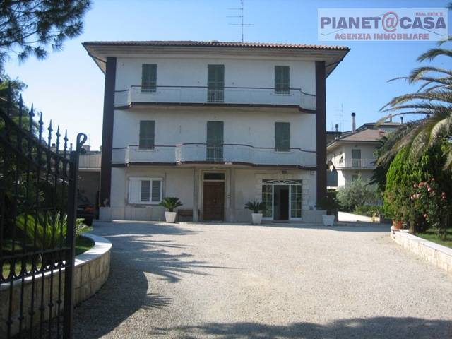 Appartamento in vendita a Spinetoli, 5 locali, zona Località: PAGLIAREDELTRONTO, prezzo € 119.000 | PortaleAgenzieImmobiliari.it