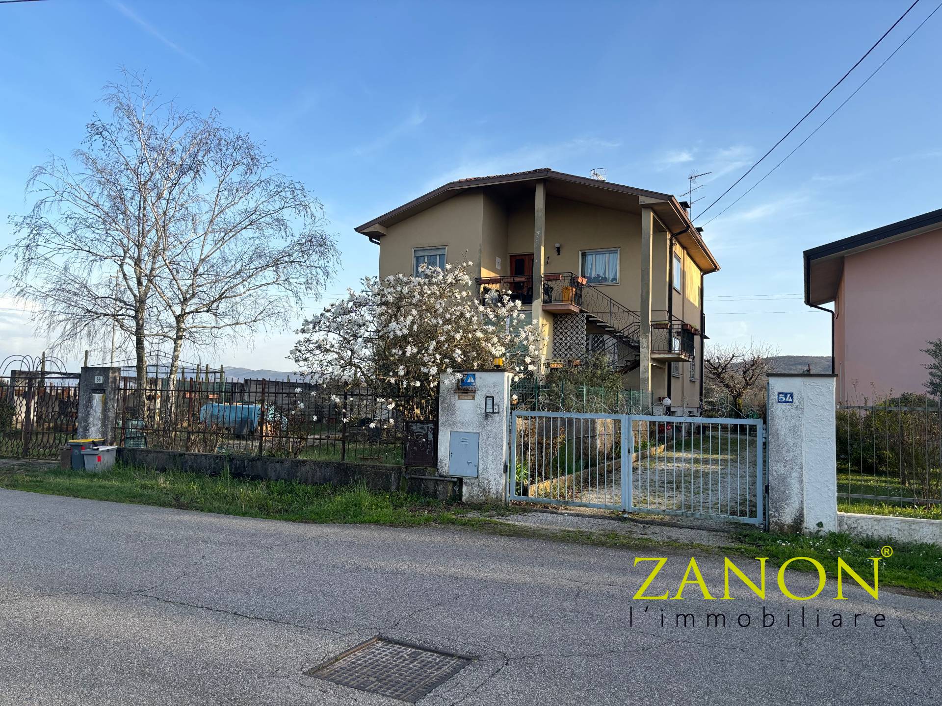 Appartamento in vendita a Farra d'Isonzo, 5 locali, prezzo € 109.000 | PortaleAgenzieImmobiliari.it