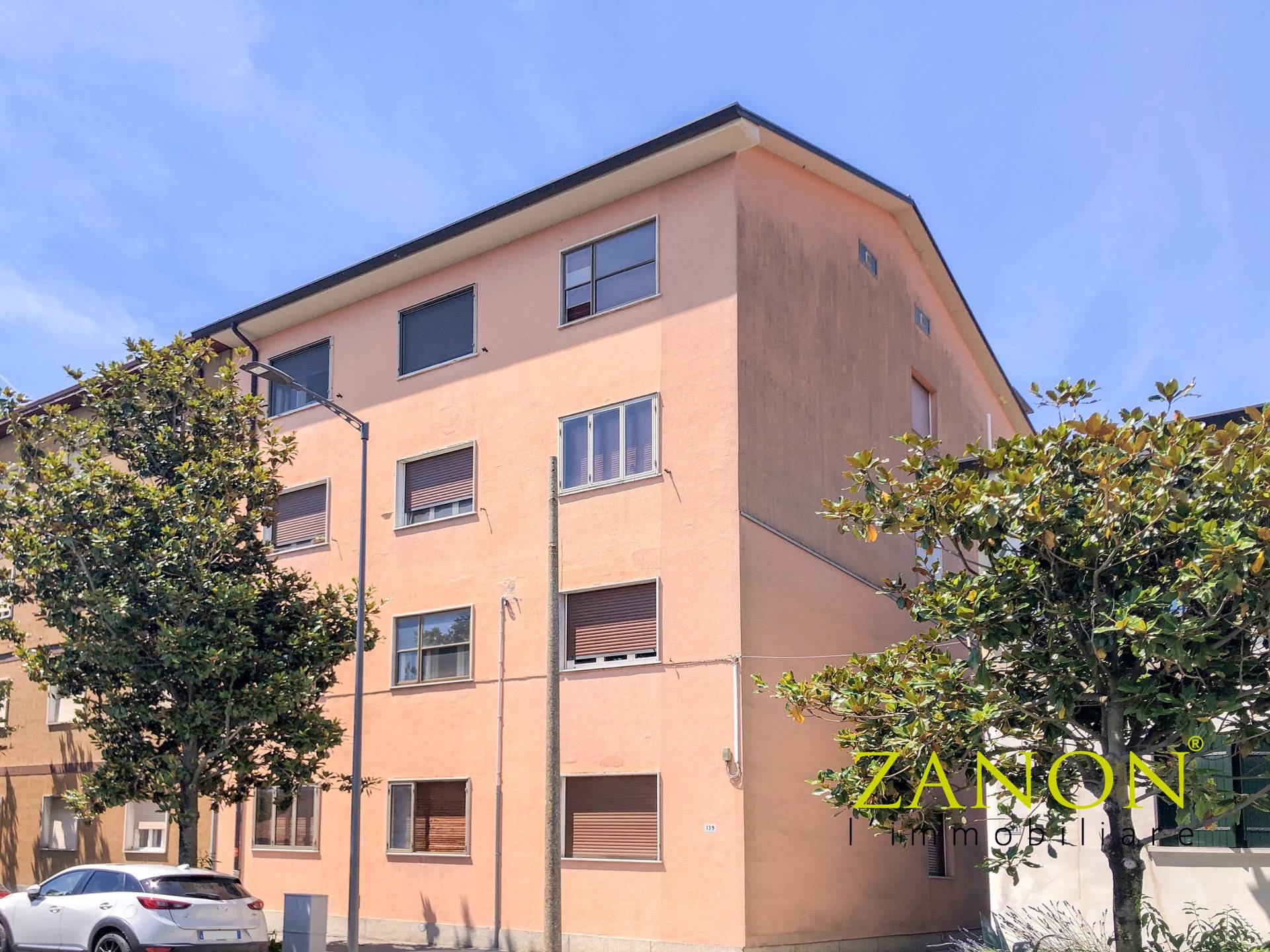 Appartamento in vendita a Gorizia, 7 locali, zona Località: Montesanto, prezzo € 80.000 | PortaleAgenzieImmobiliari.it