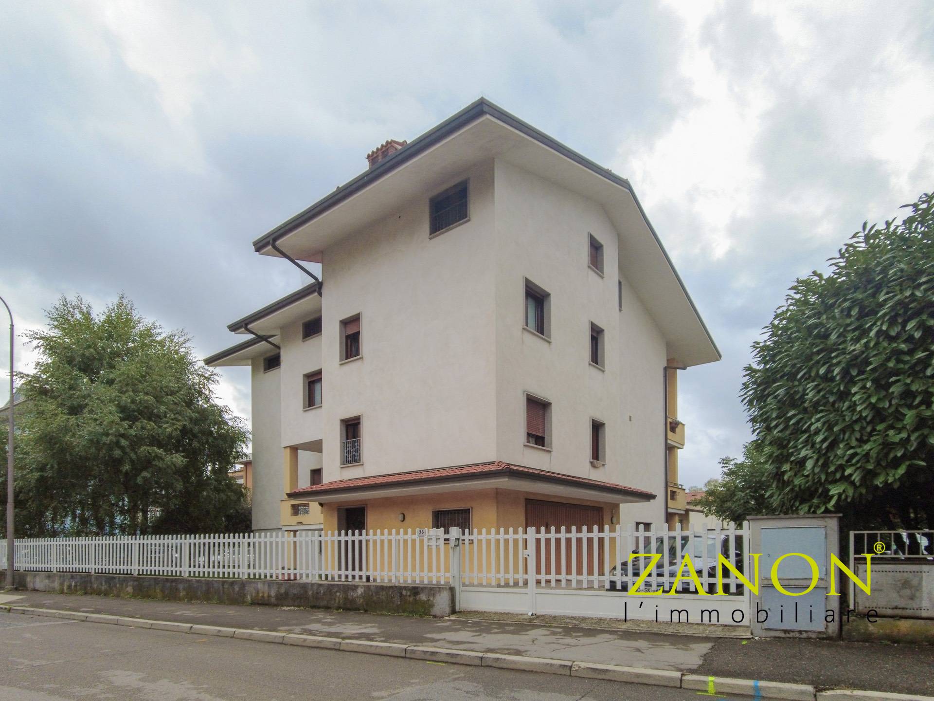 Appartamento in vendita a Gorizia, 12 locali, zona Località: S.Anna, prezzo € 250.000 | PortaleAgenzieImmobiliari.it
