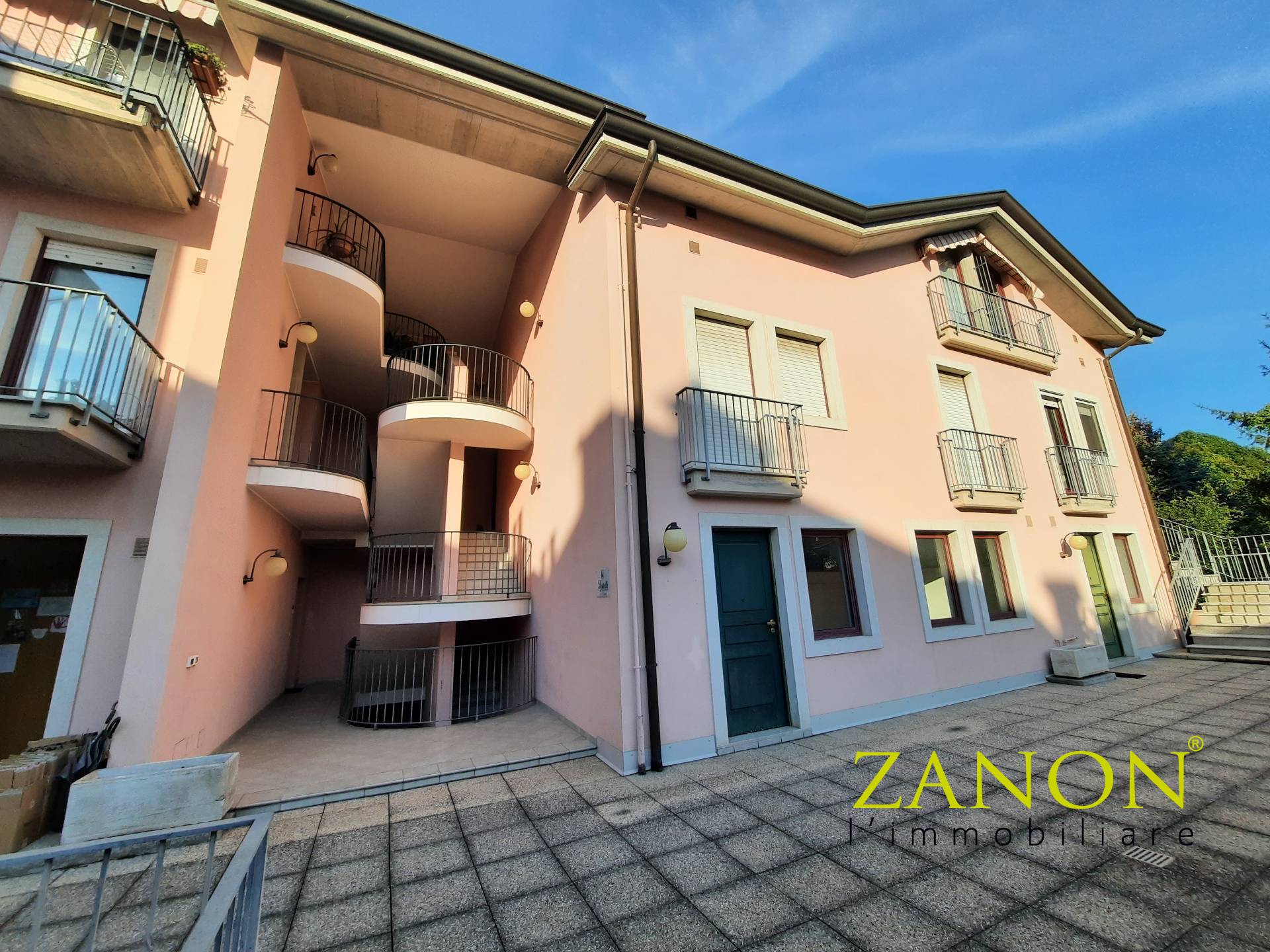 Appartamento in vendita a Gorizia, 6 locali, zona Località: CentraleCorsi, prezzo € 185.000 | PortaleAgenzieImmobiliari.it