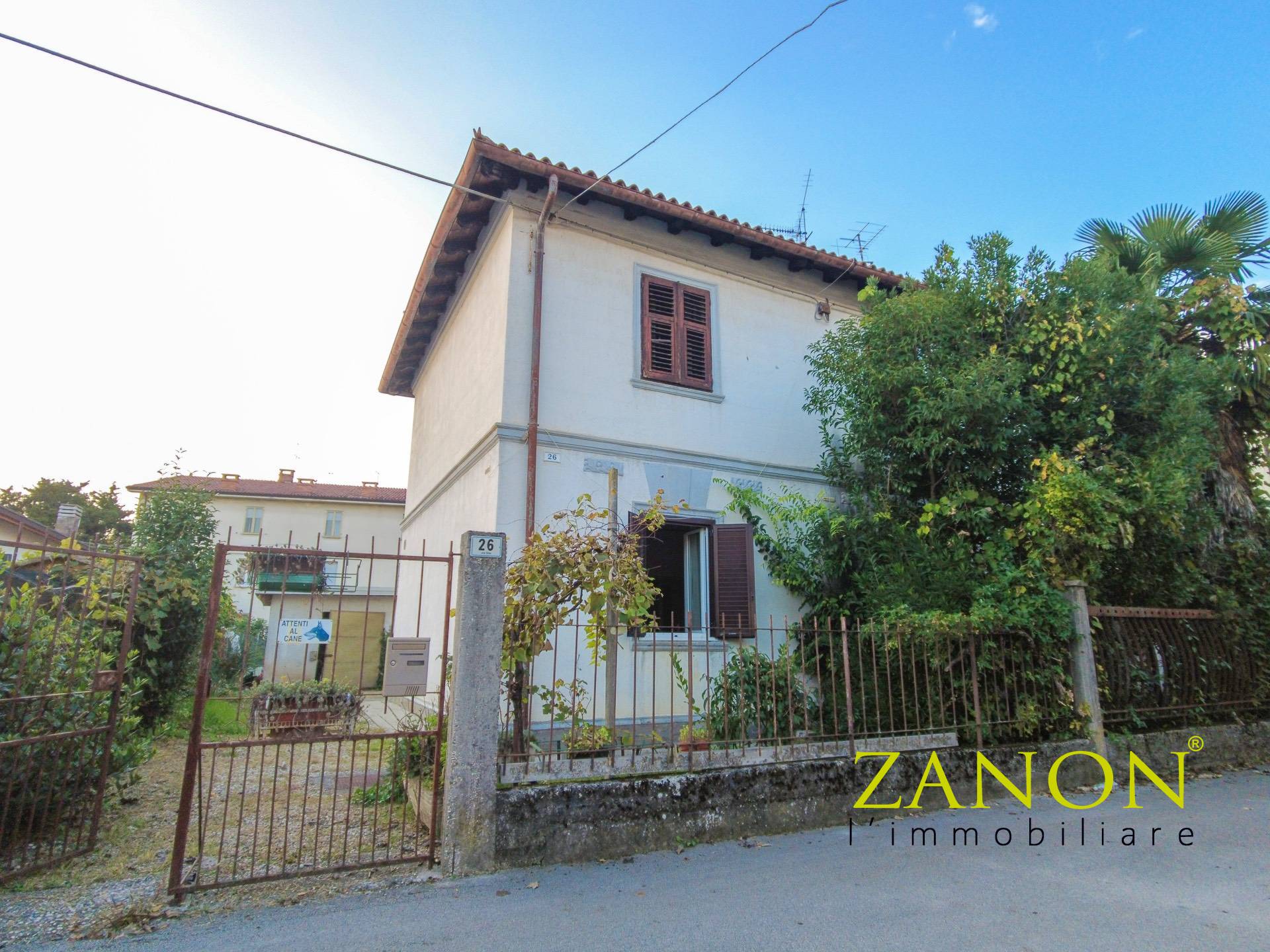Appartamento in vendita a Gorizia, 9 locali, zona ccis, prezzo € 65.000 | PortaleAgenzieImmobiliari.it