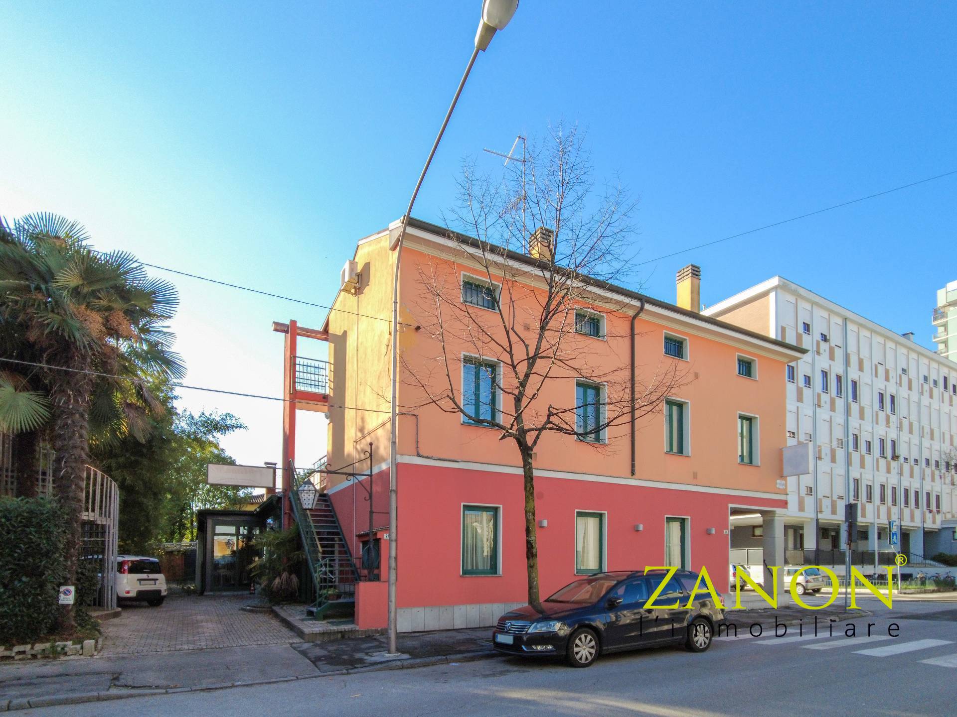 Palazzo / Stabile in vendita a Gorizia, 26 locali, zona Località: SanRocco, prezzo € 480.000 | PortaleAgenzieImmobiliari.it