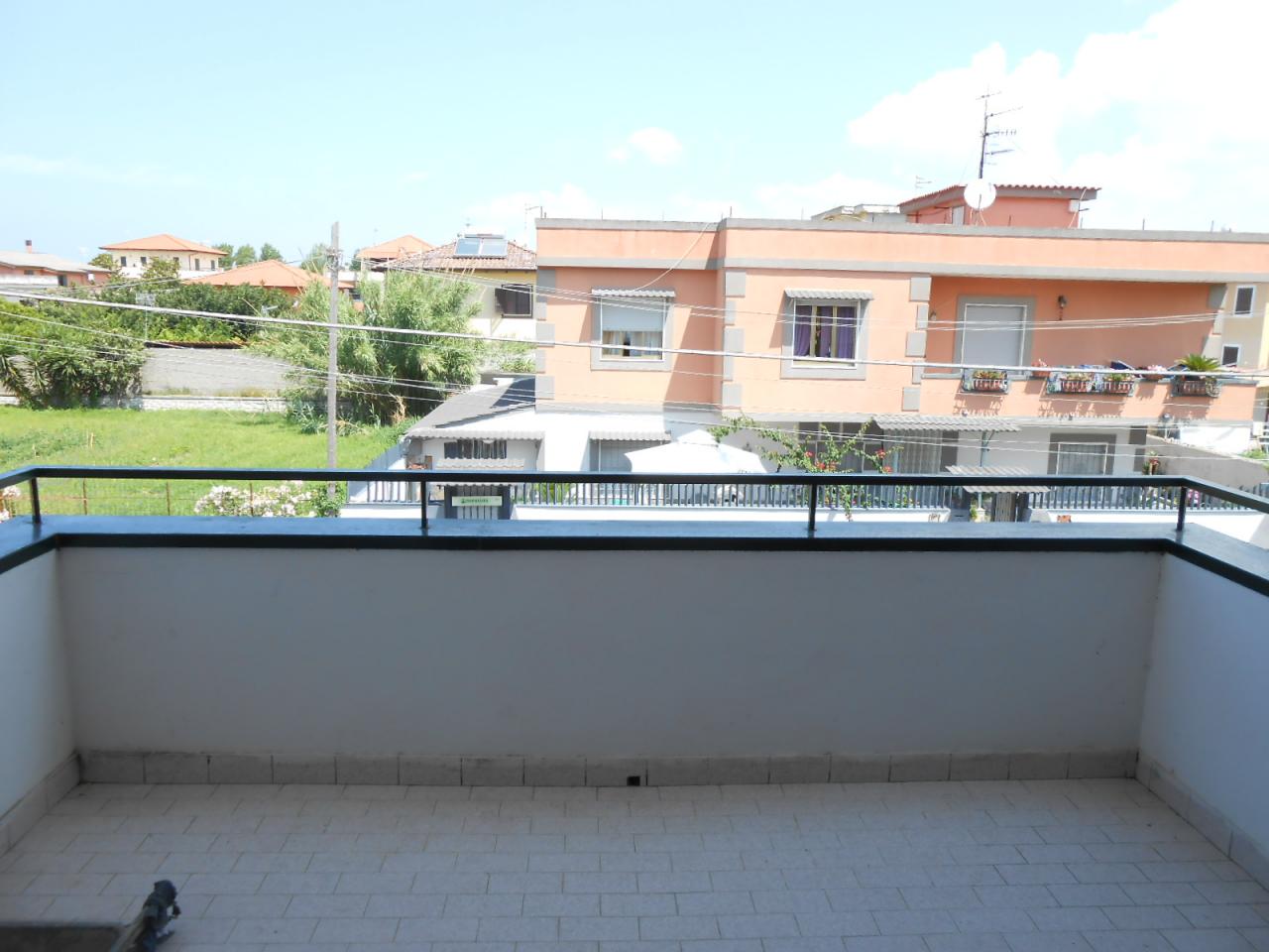 Appartamento in vendita a Giugliano in Campania, 7 locali, zona aturo, prezzo € 200.000 | PortaleAgenzieImmobiliari.it