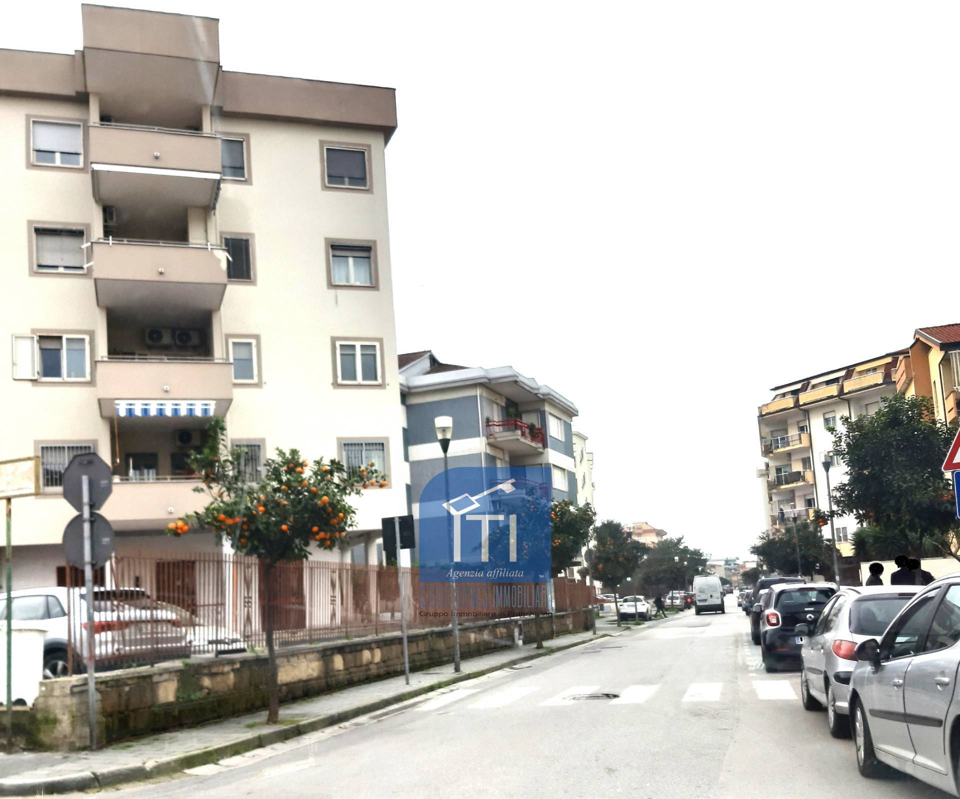 Appartamento in affitto a Aversa, 6 locali, zona Località: Centro, prezzo € 600 | CambioCasa.it