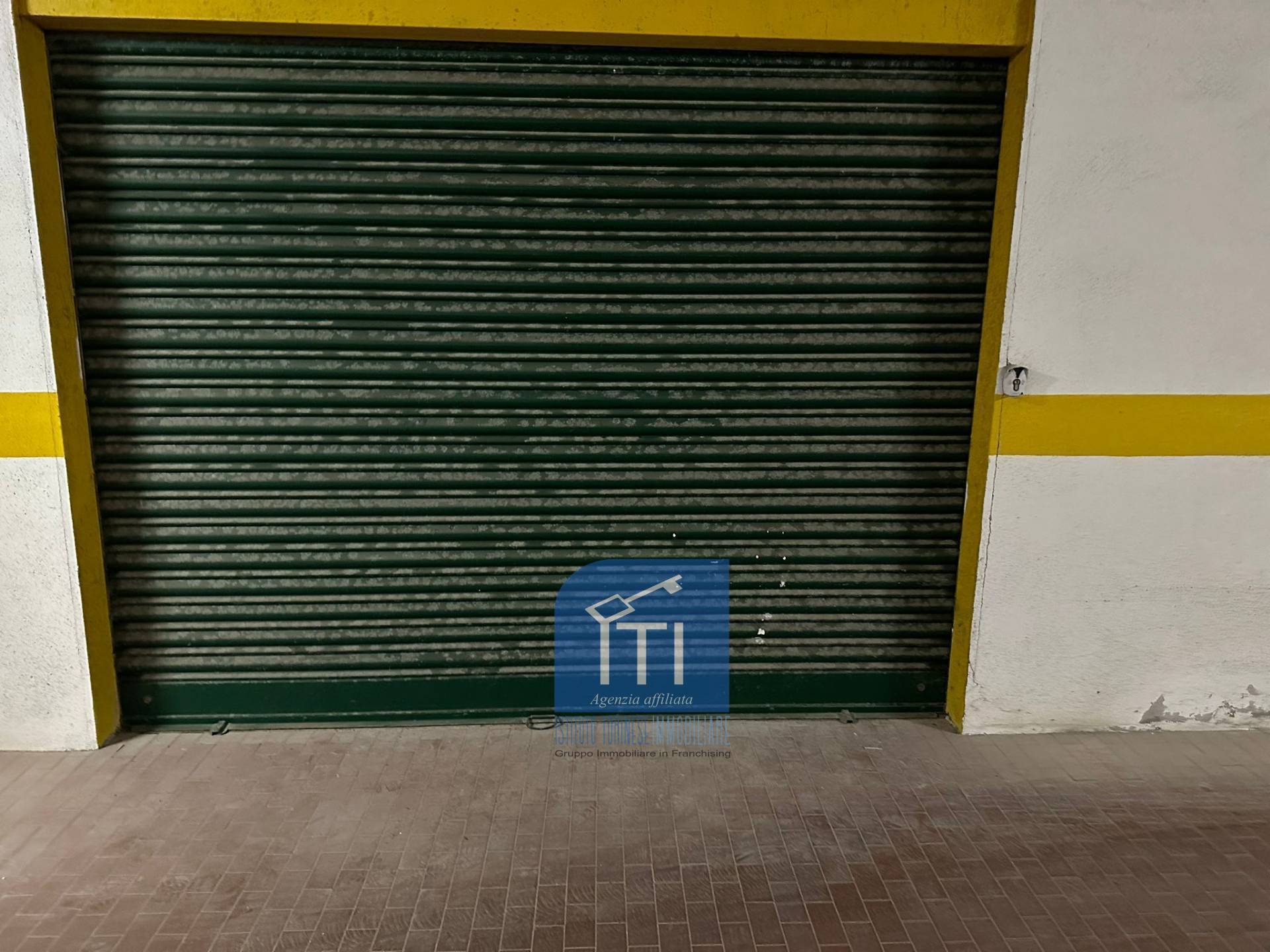 Box / Garage in vendita a Castel Volturno, 1 locali, prezzo € 35.000 | PortaleAgenzieImmobiliari.it
