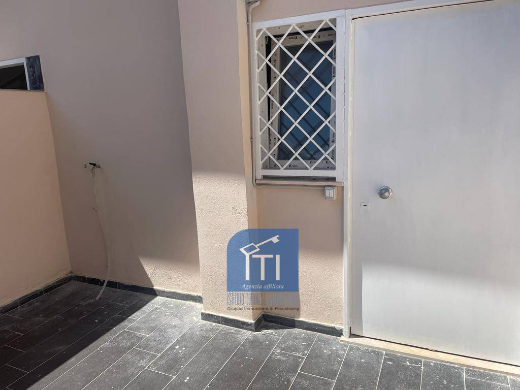 Appartamento in affitto a Giugliano in Campania, 2 locali, zona aturo, prezzo € 400 | PortaleAgenzieImmobiliari.it