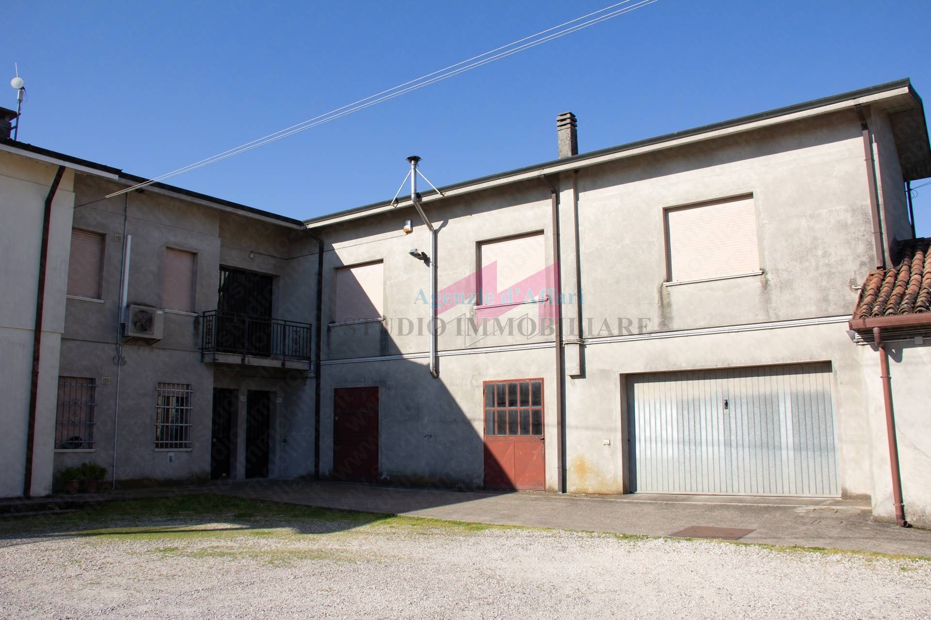 Negozio / Locale in vendita a Bergantino, 9999 locali, prezzo € 110.000 | PortaleAgenzieImmobiliari.it