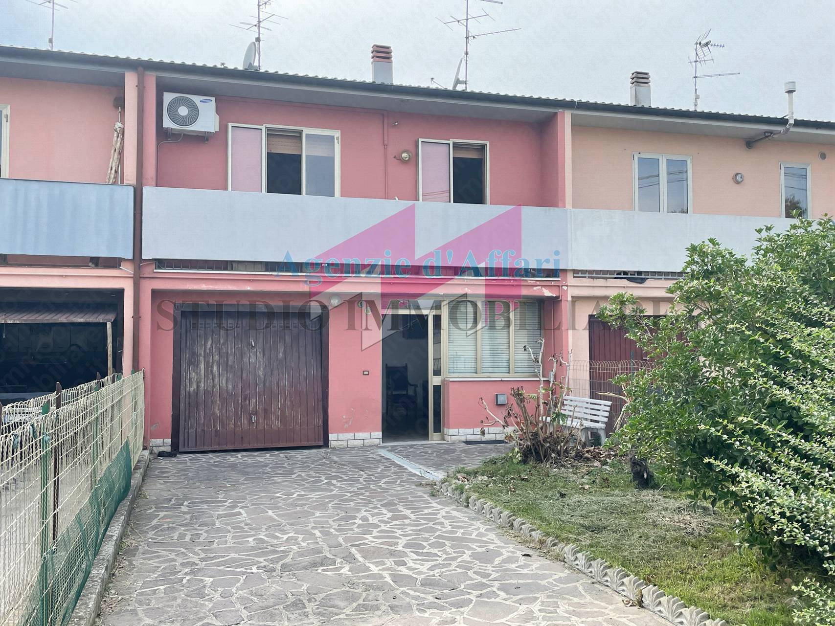 Villa a Schiera in vendita a Poggio Rusco, 6 locali, prezzo € 27.000 | PortaleAgenzieImmobiliari.it