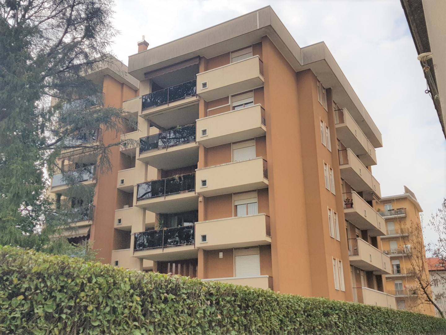 Appartamento in vendita a Busto Arsizio, 4 locali, zona dale, prezzo € 230.000 | PortaleAgenzieImmobiliari.it
