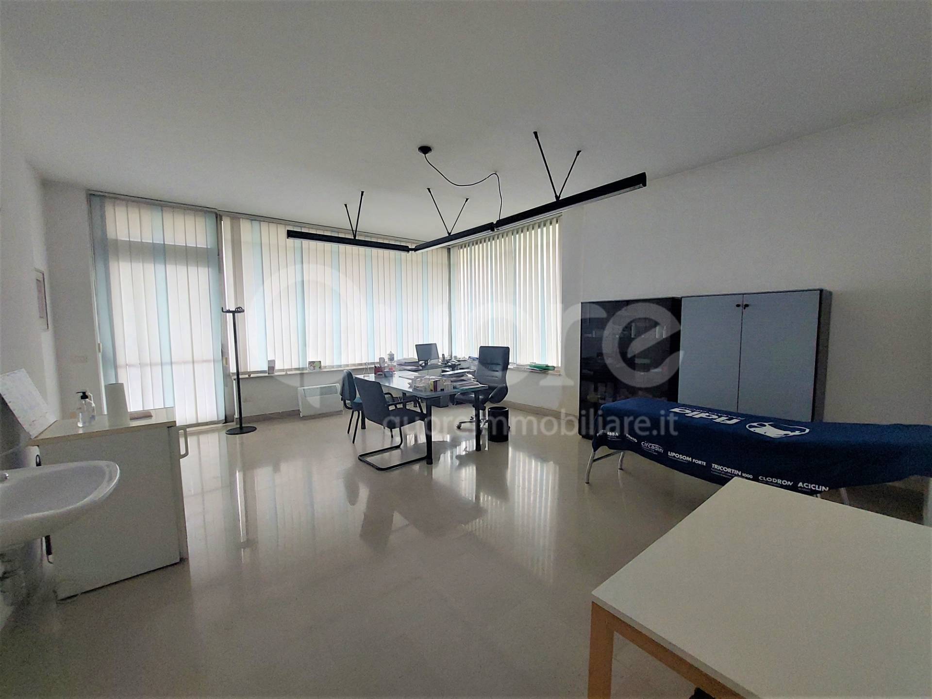 Ufficio / Studio in affitto a Udine, 9999 locali, zona Zona: Cussignacco, prezzo € 700 | CambioCasa.it