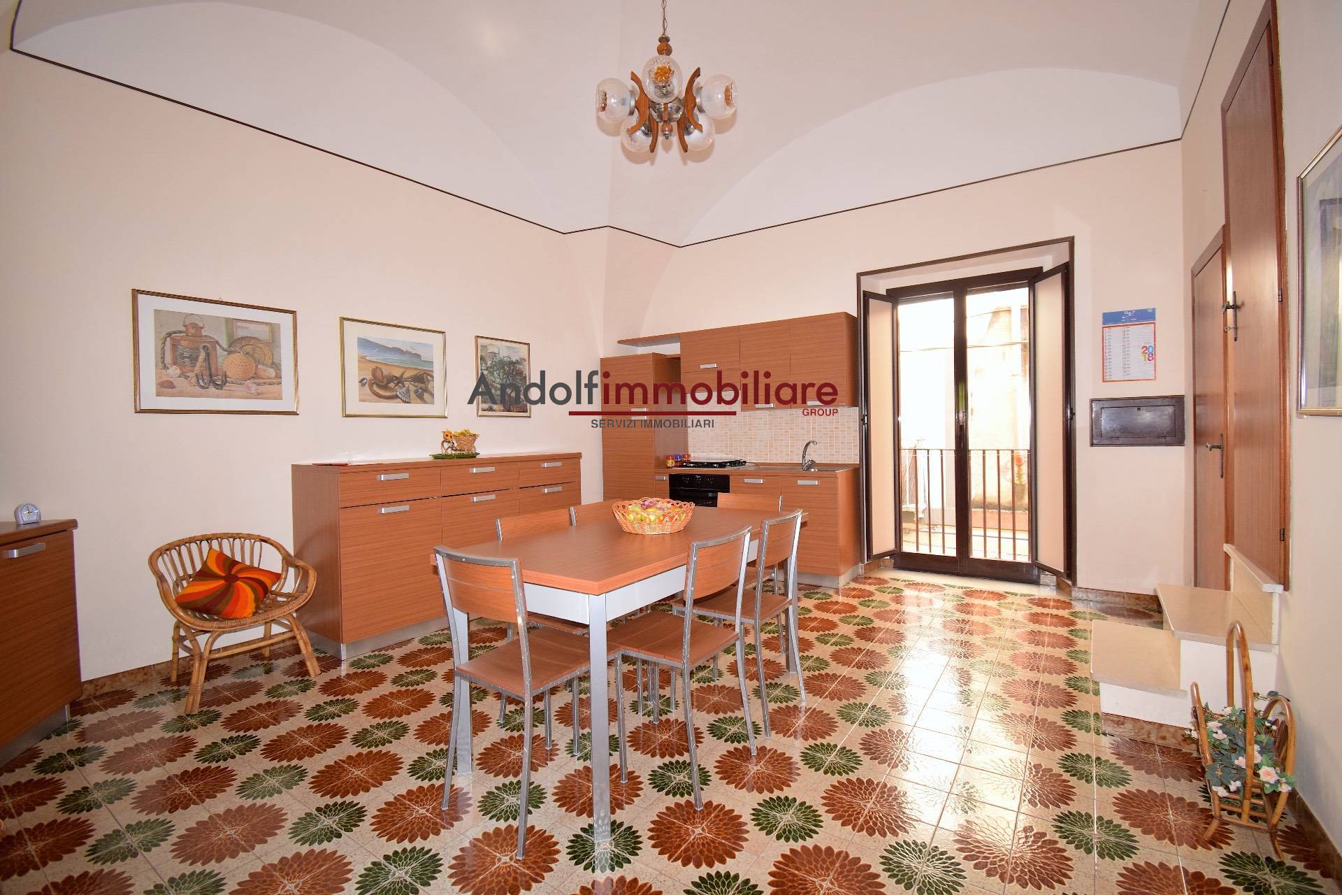 Appartamento in vendita a Gaeta, 3 locali, prezzo € 195.000 | CambioCasa.it