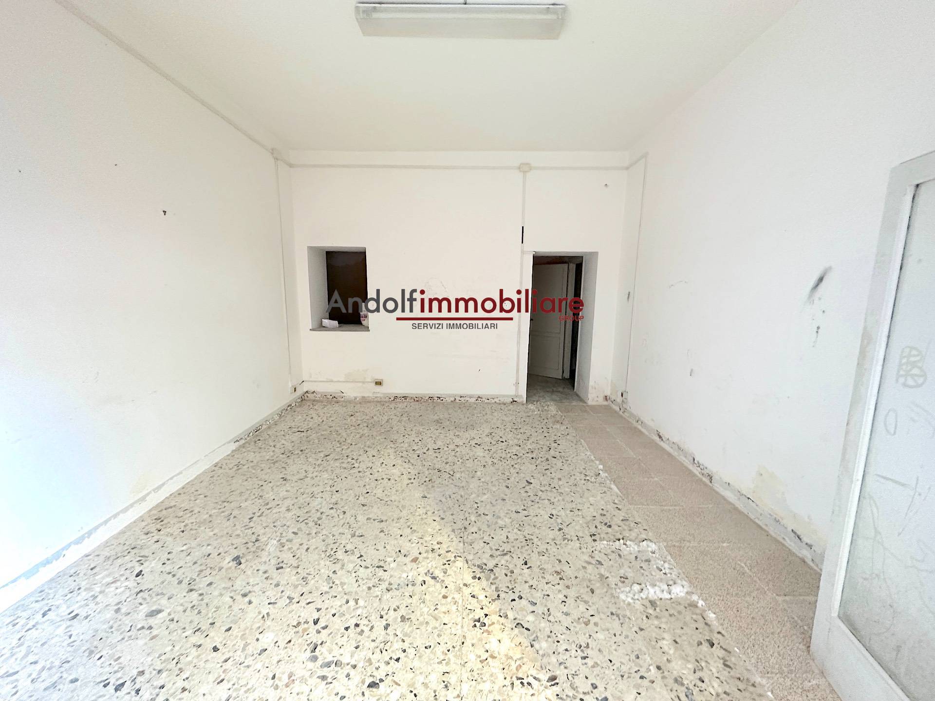 Negozio / Locale in vendita a Gaeta, 9999 locali, prezzo € 60.000 | CambioCasa.it