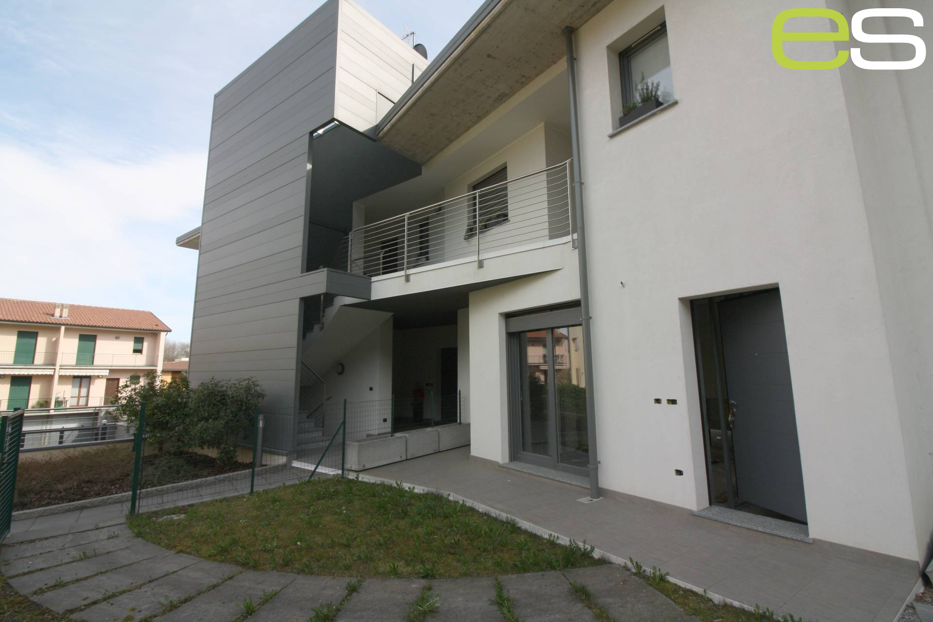 Appartamento in vendita a Alzate Brianza, 3 locali, prezzo € 360.000 | PortaleAgenzieImmobiliari.it