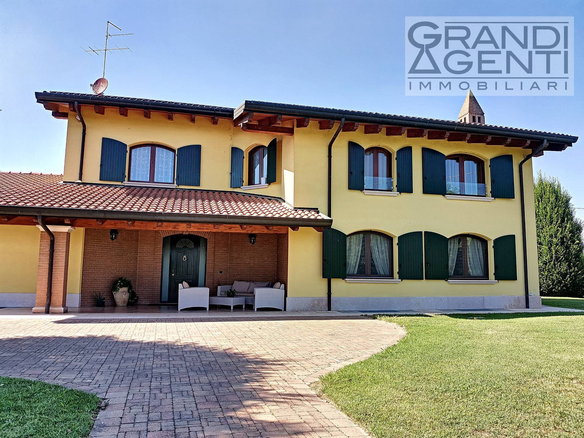 Villa in vendita a Vigasio, 8 locali, prezzo € 980.000 | PortaleAgenzieImmobiliari.it