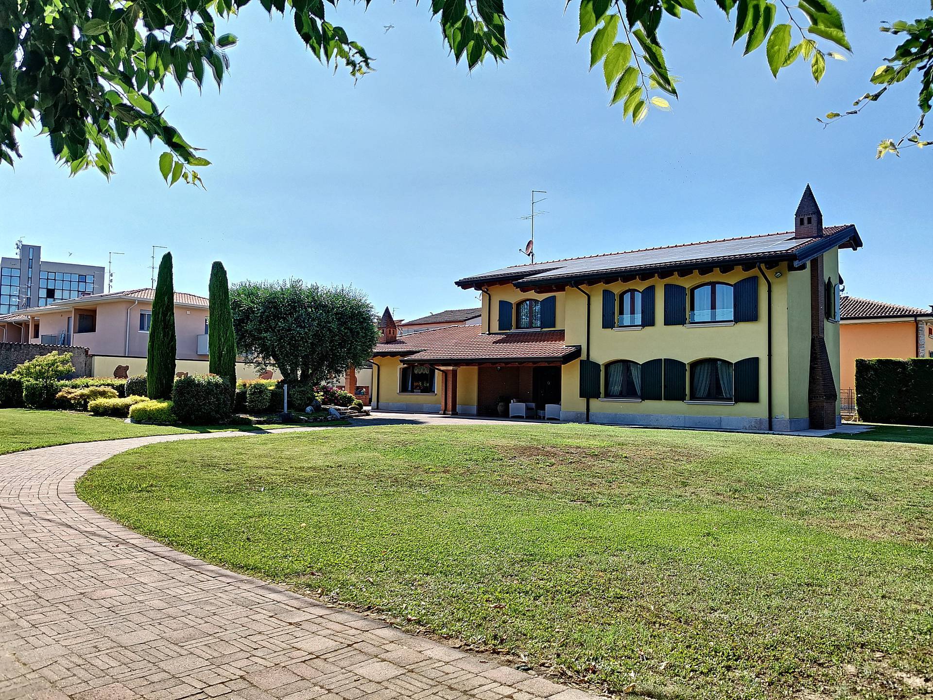 Villa in vendita a Vigasio, 8 locali, prezzo € 980.000 | PortaleAgenzieImmobiliari.it