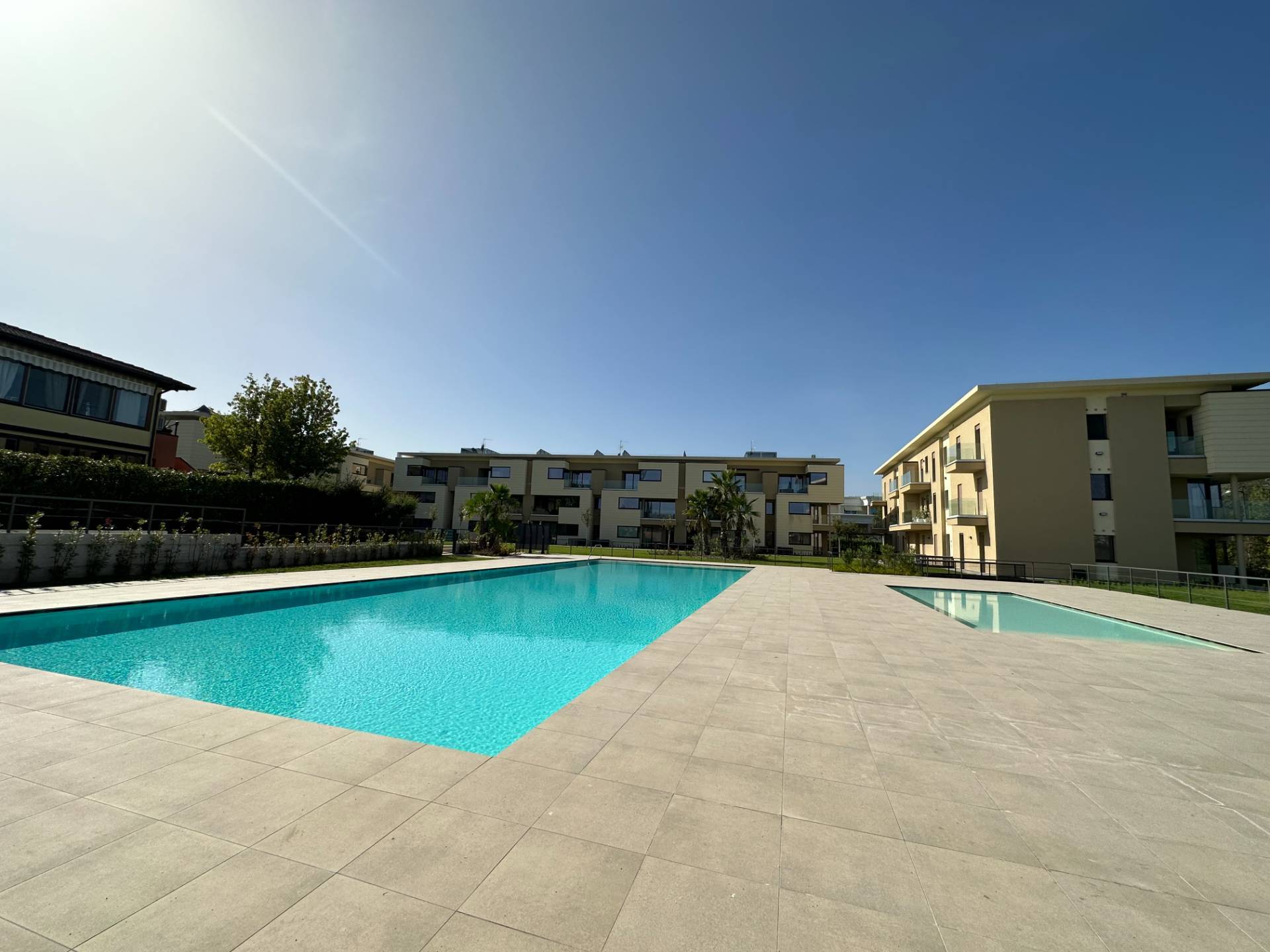 Appartamento in vendita a Desenzano del Garda, 3 locali, prezzo € 549.000 | PortaleAgenzieImmobiliari.it