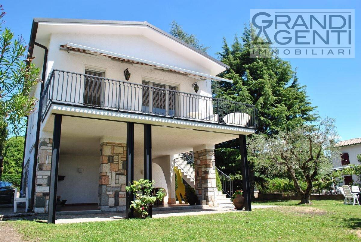 Villa in vendita a Bardolino, 7 locali, Trattative riservate | PortaleAgenzieImmobiliari.it