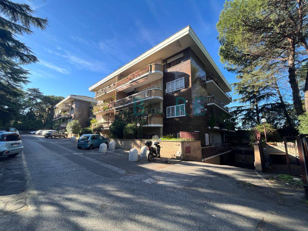 Appartamento in vendita a Roma, 2 locali, zona Zona: 22 . Eur - Torrino - Spinaceto, prezzo € 278.000 | CambioCasa.it