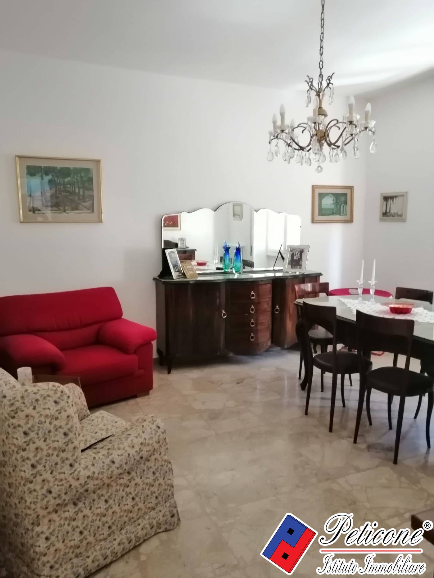 Appartamento in affitto a Fondi, 6 locali, zona Località: Centro, Trattative riservate | CambioCasa.it