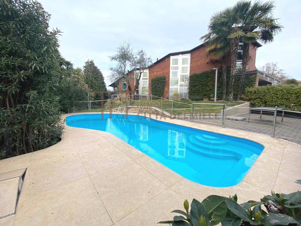 Villa in vendita a Curno, 5 locali, prezzo € 1.150.000 | PortaleAgenzieImmobiliari.it