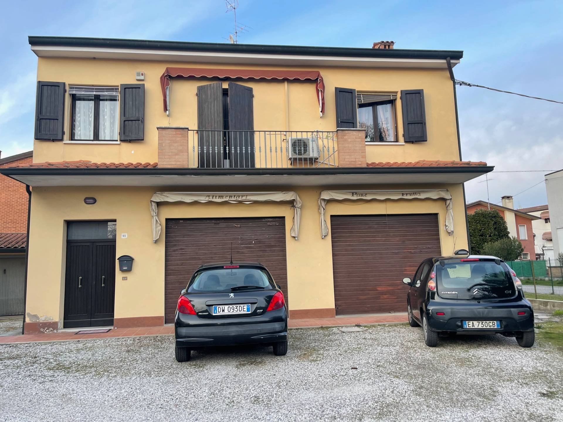 Appartamento in vendita a Ferrara, 5 locali, zona Località: FuoriMura-ZonaEst, prezzo € 73.000 | PortaleAgenzieImmobiliari.it