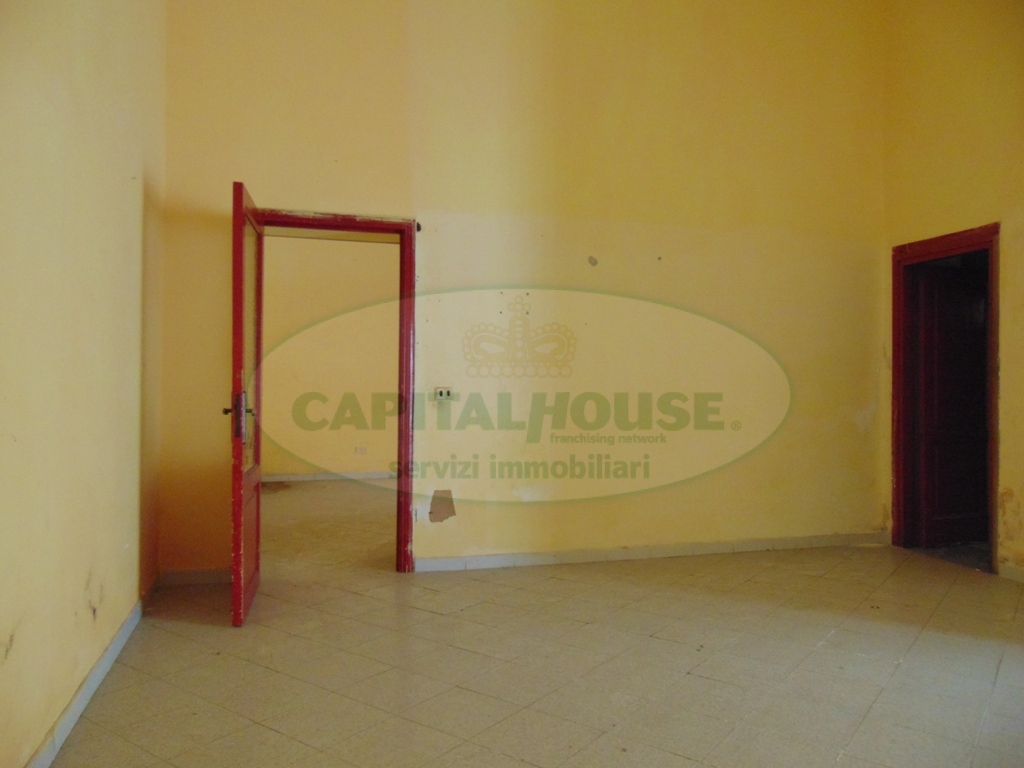 Appartamento in vendita a Sirignano, 3 locali, prezzo € 18.000 | CambioCasa.it