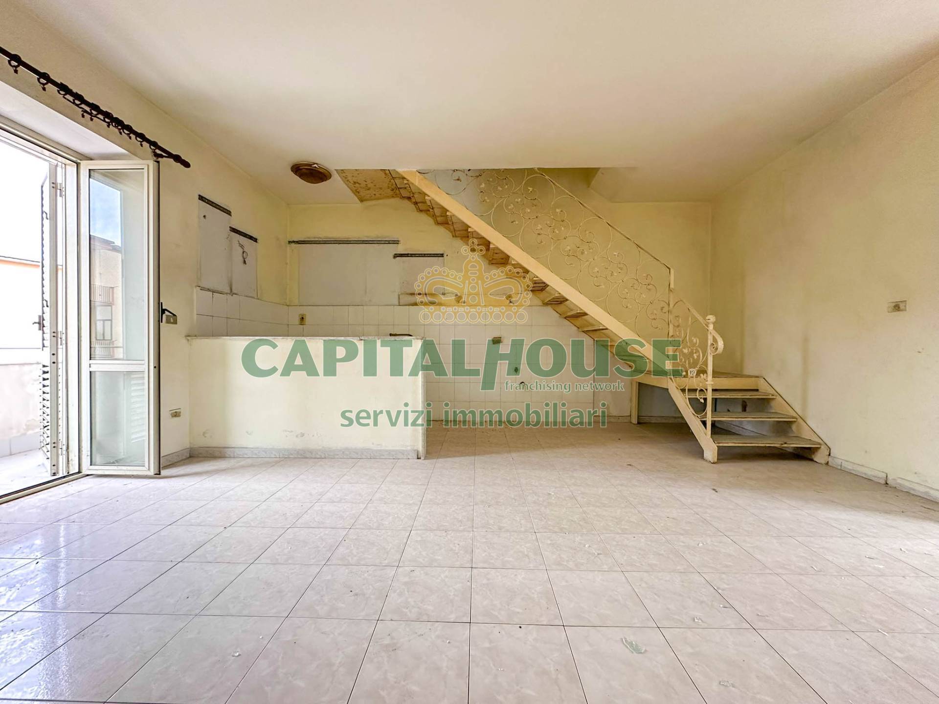 Appartamento in vendita a San Prisco, 2 locali, zona Località: ZonaCentrale, prezzo € 29.000 | PortaleAgenzieImmobiliari.it