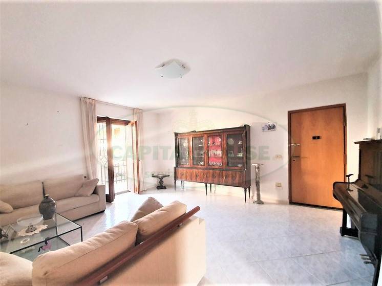 Appartamento in vendita a Sirignano, 4 locali, prezzo € 140.000 | CambioCasa.it