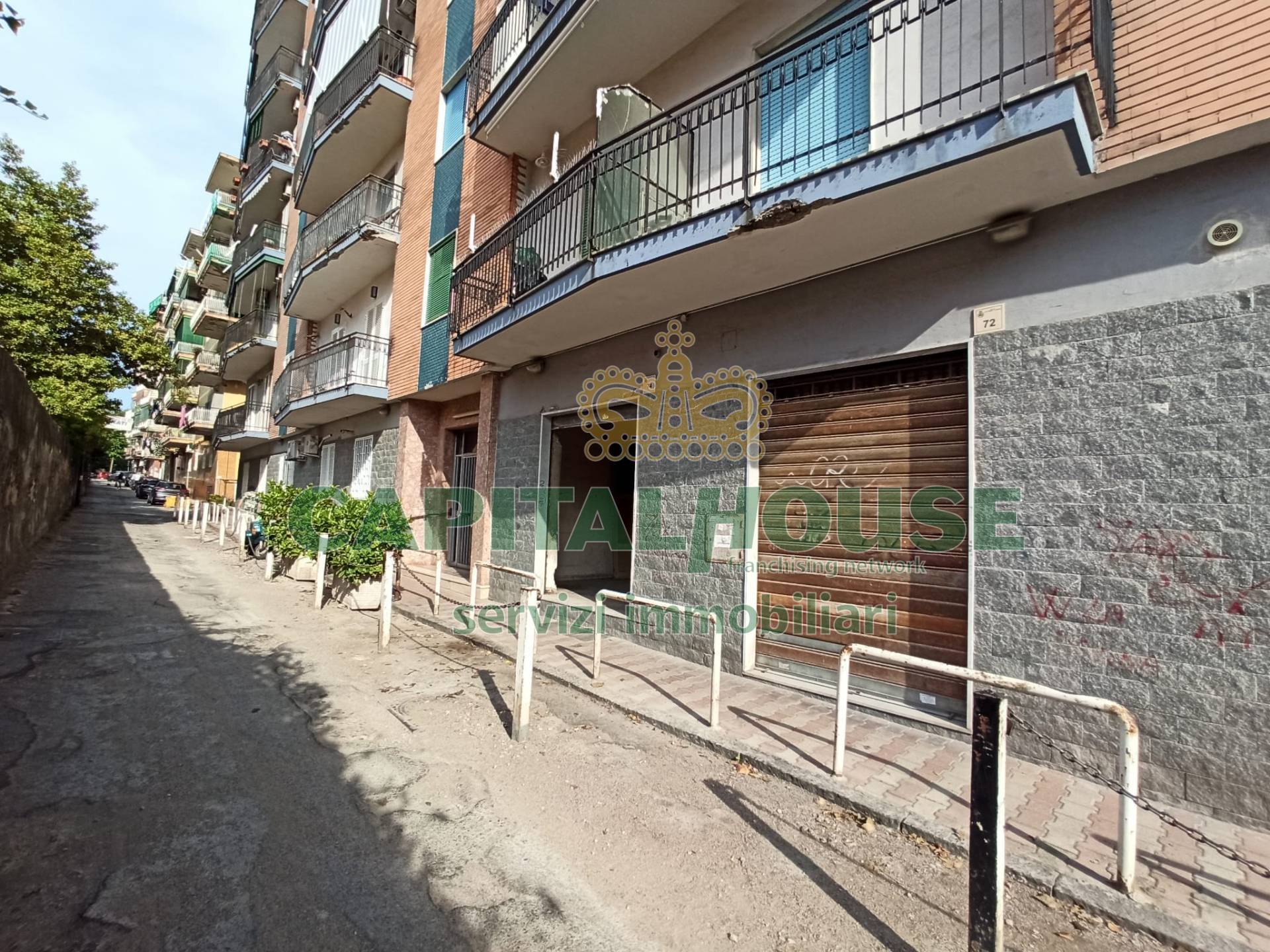 Negozio / Locale in affitto a San Giorgio a Cremano, 9999 locali, prezzo € 450 | CambioCasa.it