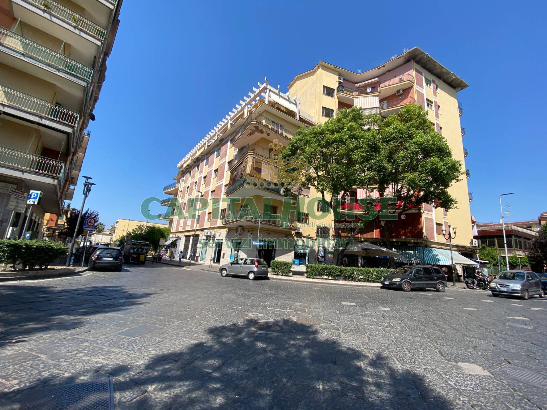 Appartamento in vendita a San Giorgio a Cremano, 5 locali, prezzo € 410.000 | CambioCasa.it