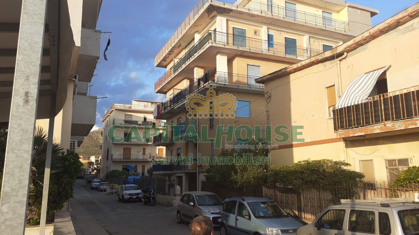 Appartamento in vendita a Mondragone, 3 locali, zona Località: ZonaLido, prezzo € 50.000 | CambioCasa.it