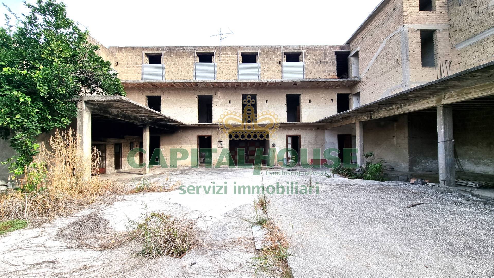 Villa in vendita a Marcianise, 12 locali, prezzo € 260.000 | PortaleAgenzieImmobiliari.it
