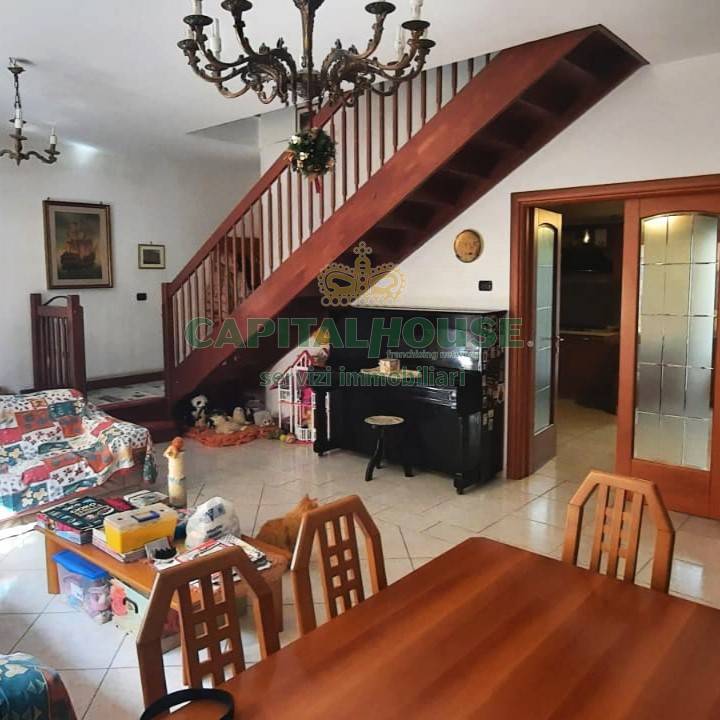 Villa a Schiera in vendita a Caserta, 6 locali, zona no, prezzo € 395.000 | PortaleAgenzieImmobiliari.it