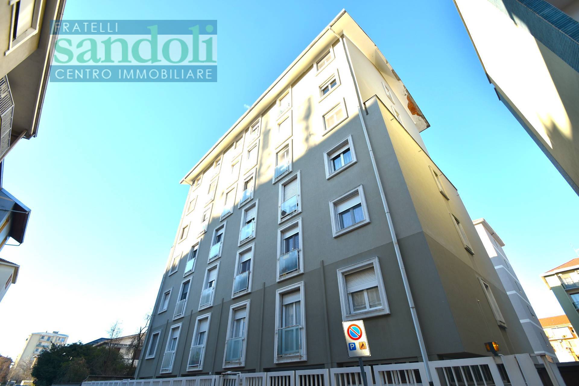 Appartamento in vendita a Vercelli, 5 locali, zona Località: ZonaRimembranza, prezzo € 115.000 | PortaleAgenzieImmobiliari.it
