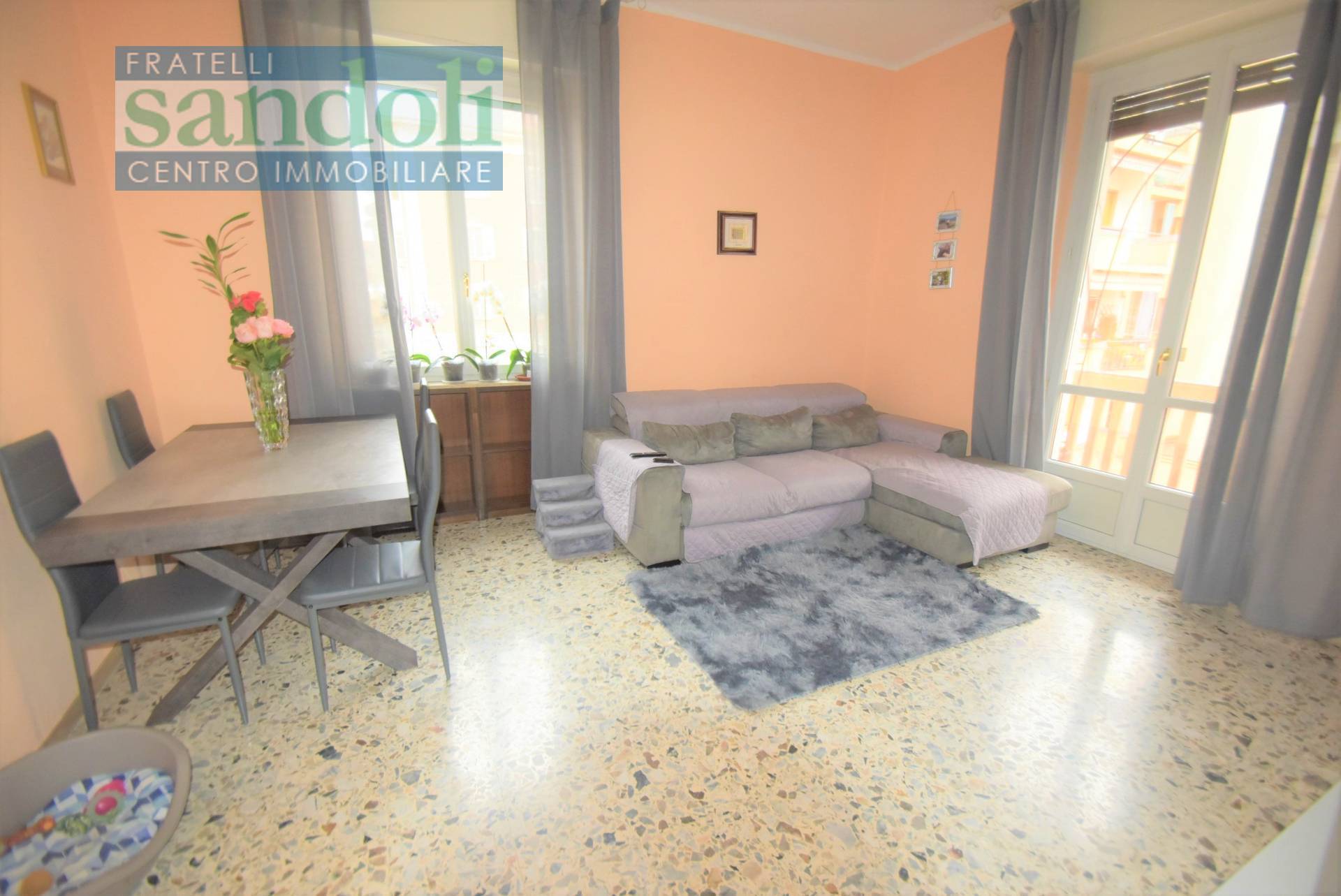 Appartamento in vendita a Vercelli, 4 locali, zona Località: ZonaRimembranza, prezzo € 105.000 | PortaleAgenzieImmobiliari.it
