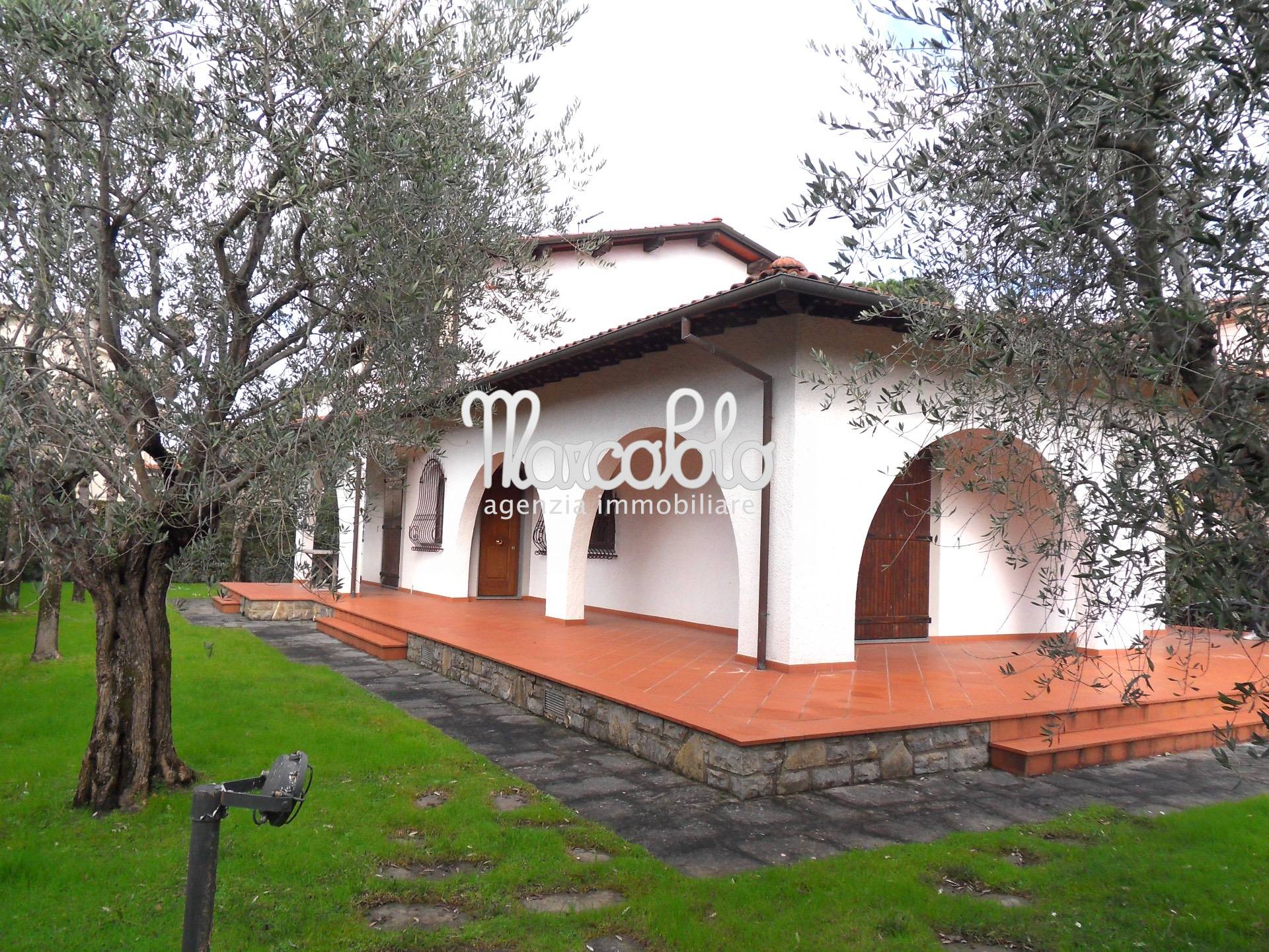 Villa in affitto a Forte dei Marmi, 8 locali, zona Zona: Centro, Trattative riservate | CambioCasa.it