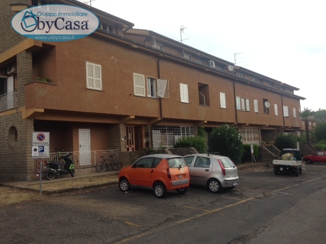 Appartamento in vendita a Manziana, 4 locali, prezzo € 79.000 | CambioCasa.it