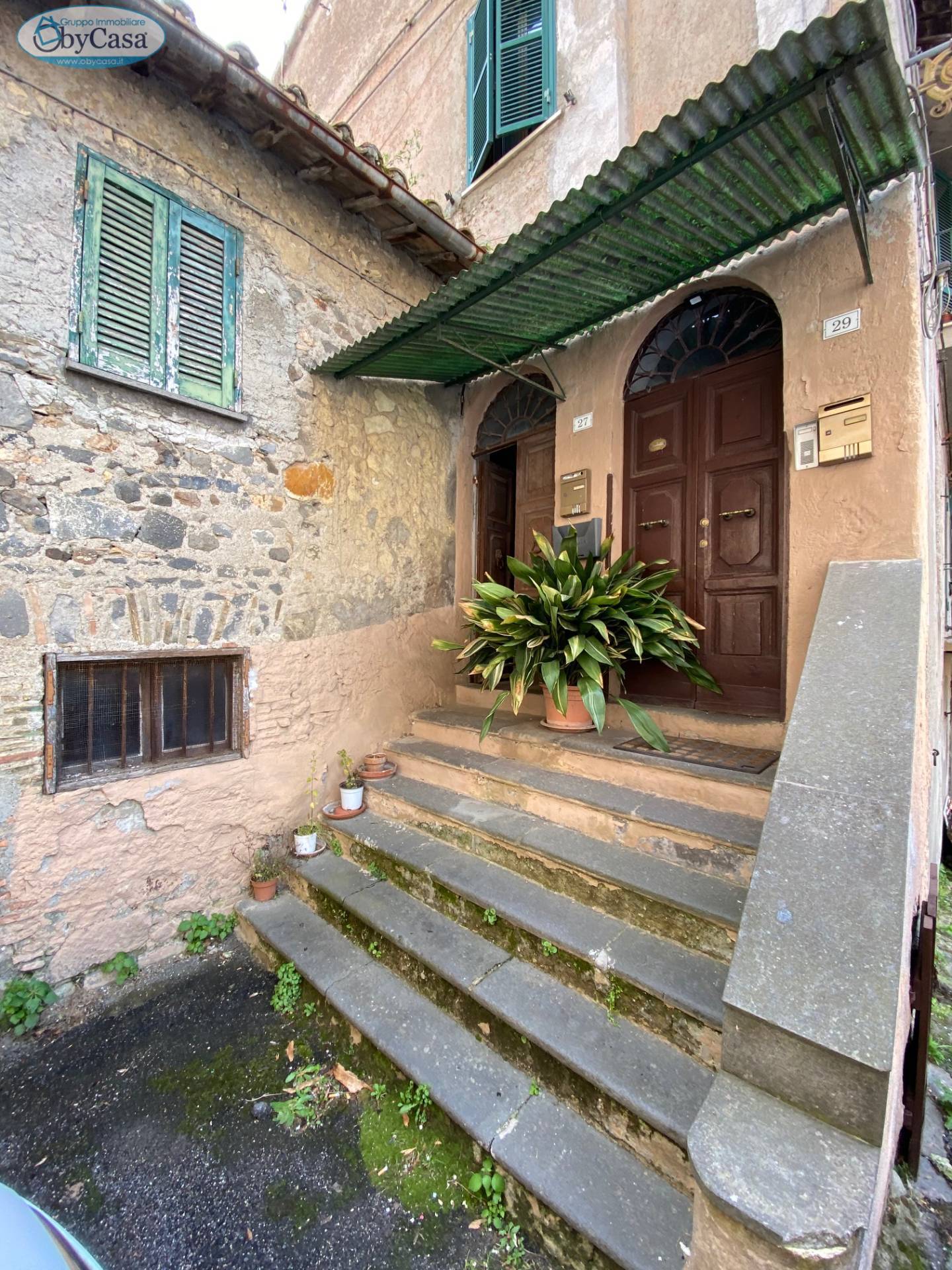 Appartamento in vendita a Bracciano, 3 locali, zona Località: semicentrale, prezzo € 90.000 | CambioCasa.it
