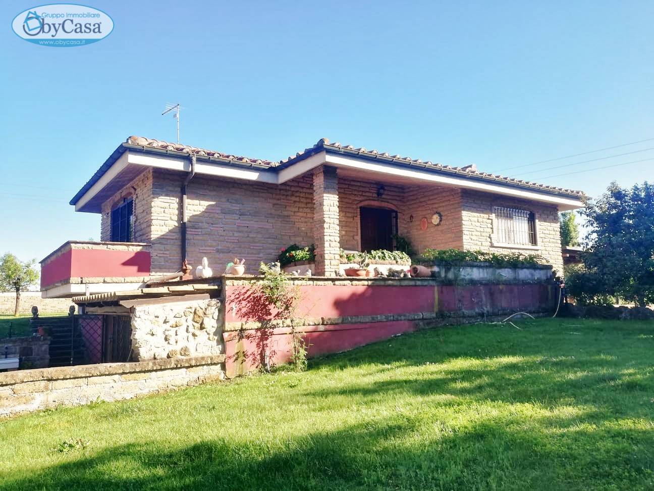 Villa in vendita a Canale Monterano, 7 locali, zona Località: canalemonterano, prezzo € 320.000 | CambioCasa.it