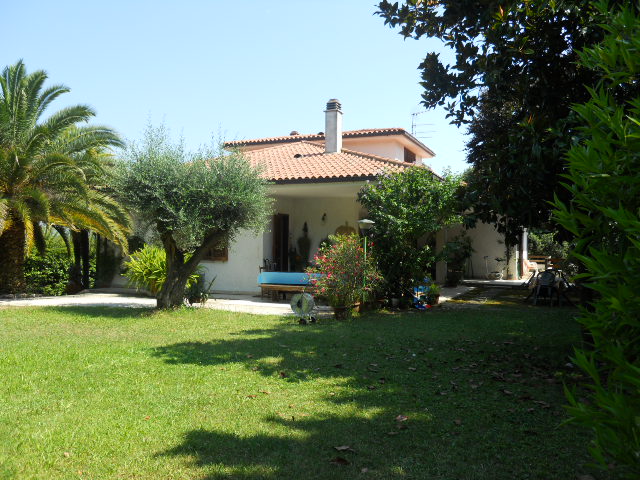 Villa in vendita a Spinetoli, 10 locali, Trattative riservate | PortaleAgenzieImmobiliari.it
