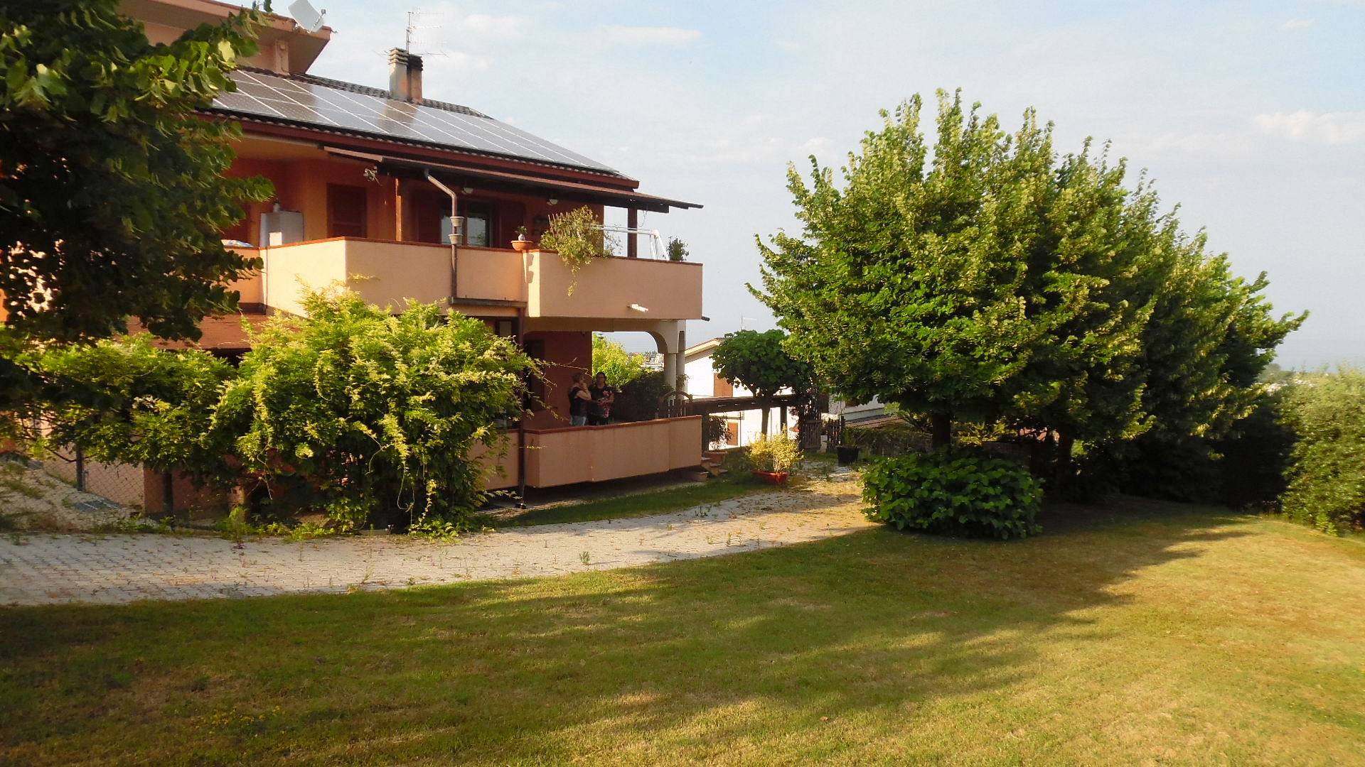 Villa in vendita a Martinsicuro, 15 locali, zona Località: Residenziale, prezzo € 700.000 | PortaleAgenzieImmobiliari.it