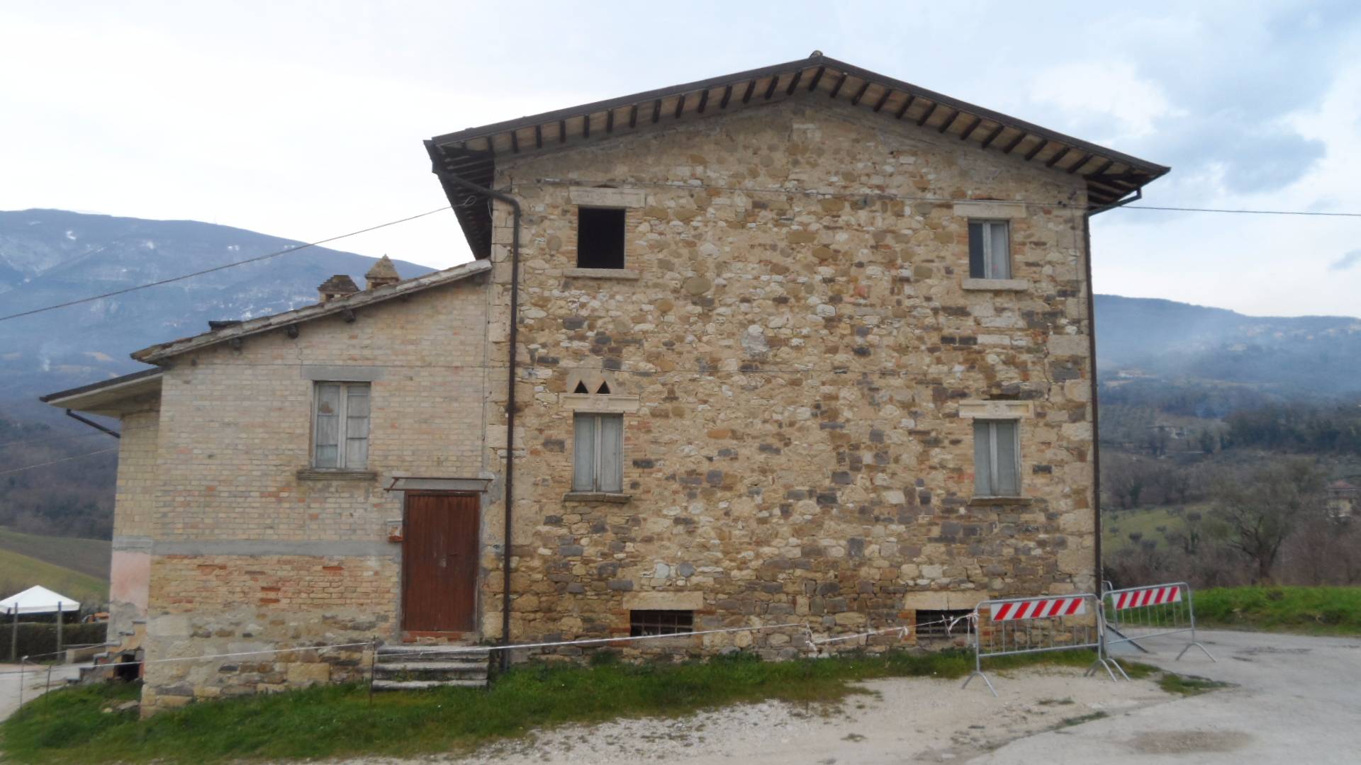 Soluzione Indipendente in vendita a Folignano, 6 locali, prezzo € 160.000 | PortaleAgenzieImmobiliari.it