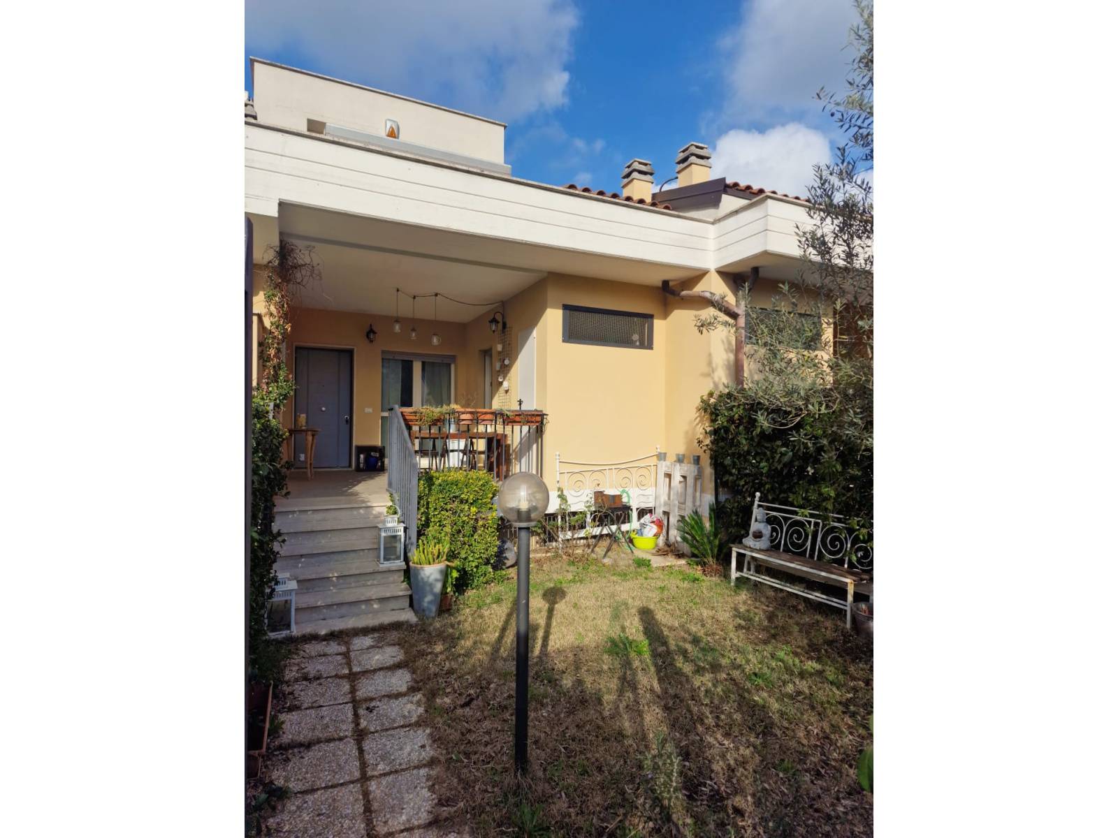 Villa in vendita a Roma, 3 locali, zona Zona: 27 . Aurelio - Boccea, prezzo € 310.000 | CambioCasa.it